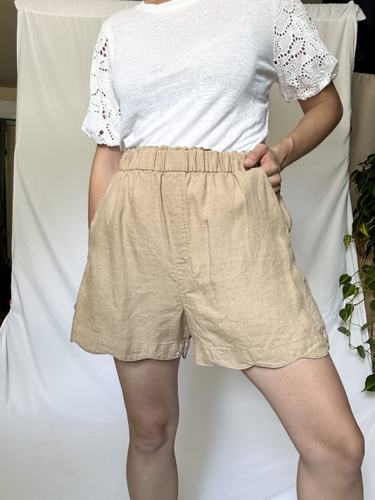 & Other Stories Tan Linen Scalloped Hem Pull-on Shorts (fits 8-10)