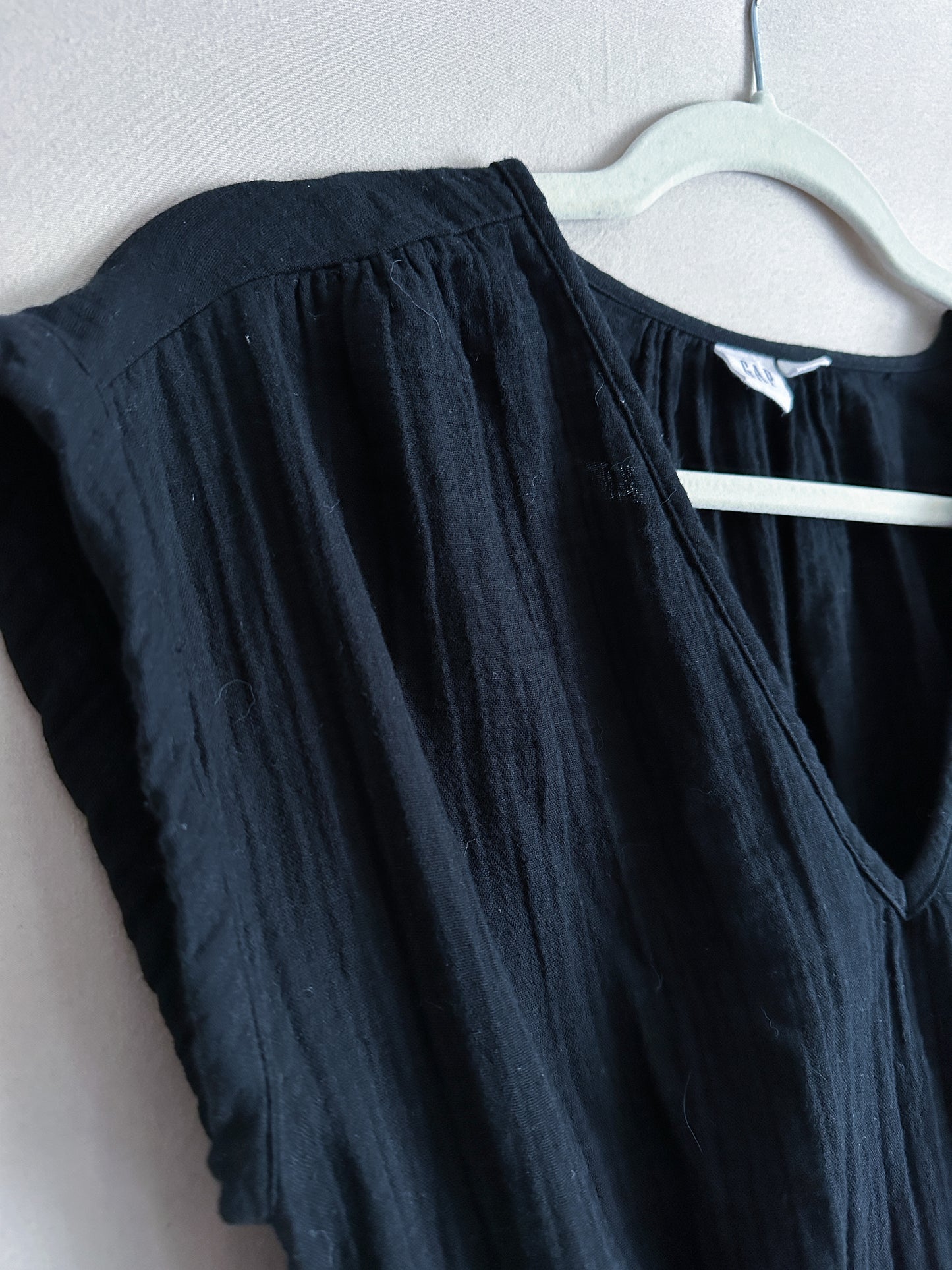 Gap Black Gauzy Cotton Tiered V-neck Midi Dress (size XS)