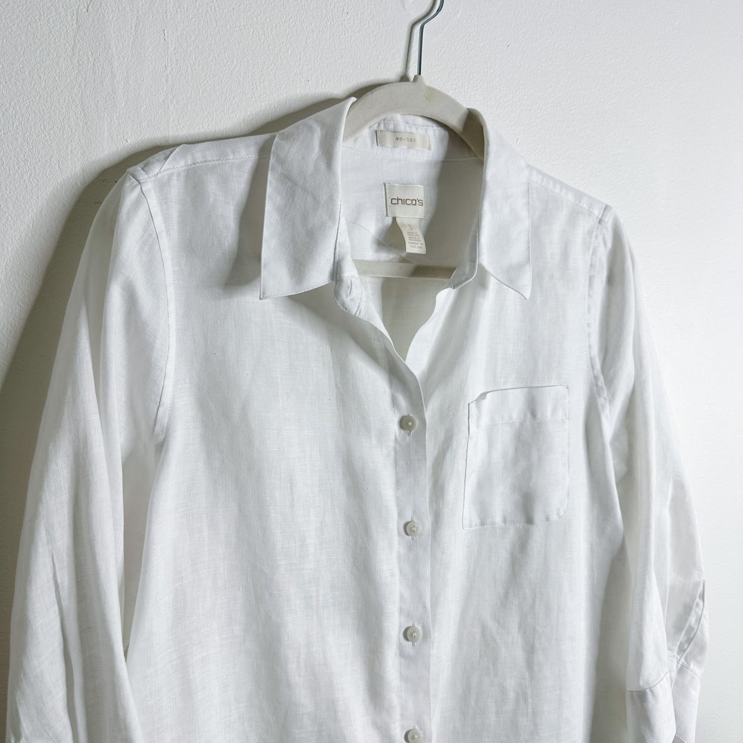 Chicos Linen 3/4 sleeve White Button Down (fits S-M)